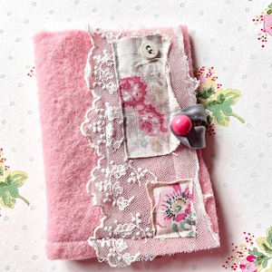 Vintage sewing case/embroidery threads case/vintage handmade gift/vintage needle case/vintage fabric/vintage gift/vintage decor