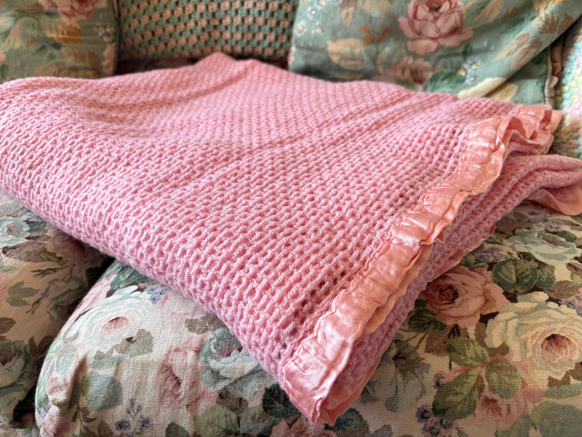 GRANDE GROSSE COUVERTURE piquee laine mouton 1930 vieux rose EUR 75,00 - FR