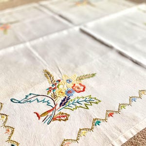 Vintage tablecloth/embroidered flowers tablecloth/square tablecloth/vintage decor/vintage embroidery/French vintage