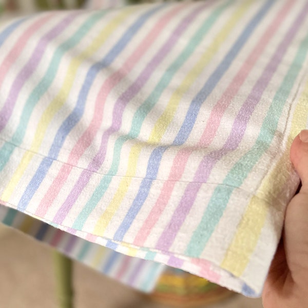 Vintage cotton sheet/antique flat sheet/vintage candy striped sheet/vintage bedding/vintage linen/double sheet