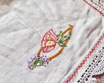 Centro de mesa floral bordado vintage: mantel de algodón suave