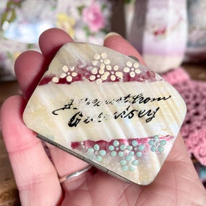 Vintage purse/vintage coin purse/mother of pearl/vintage clothing/vintage decor/ladies purse