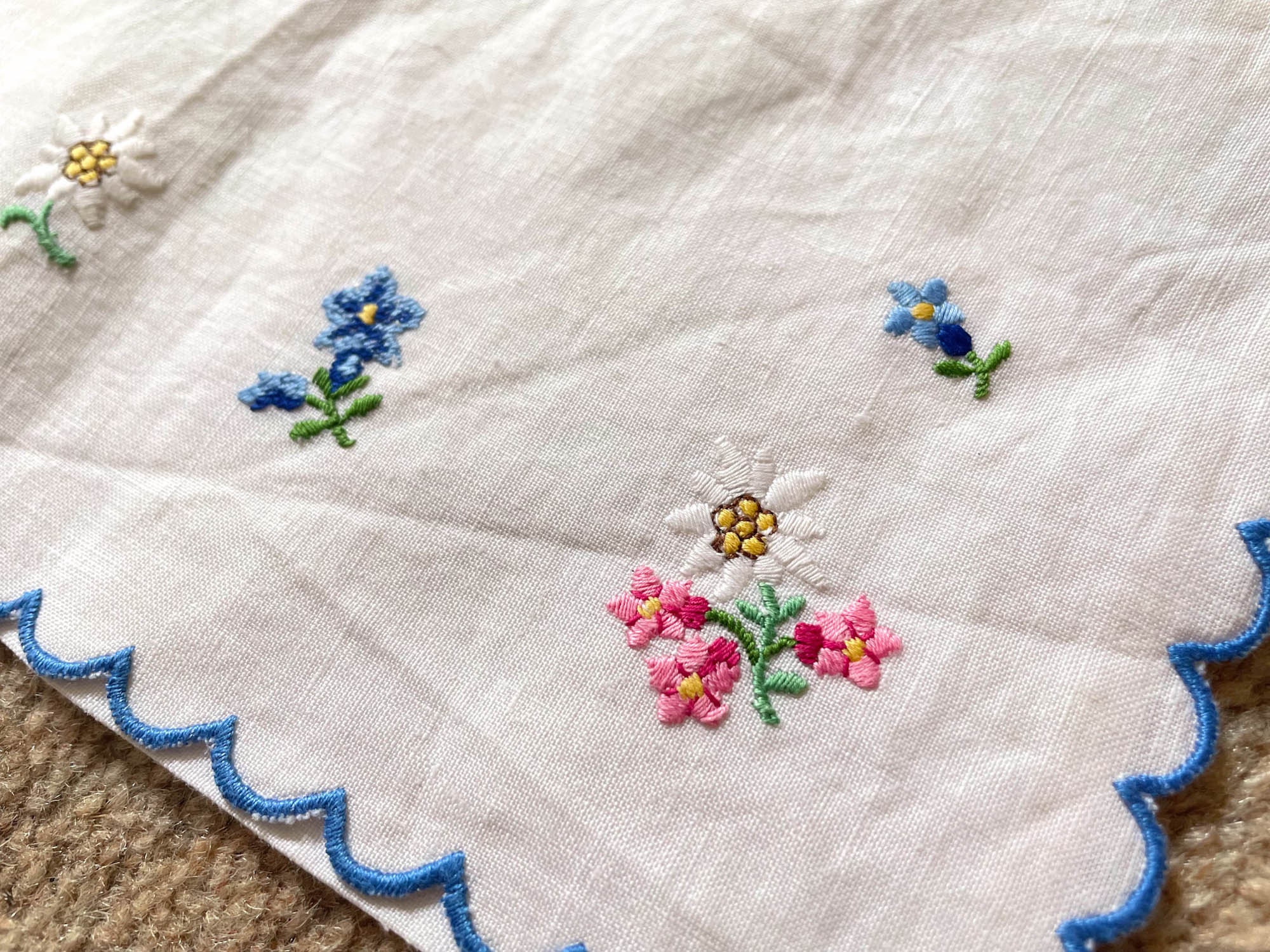 小物 1900s Hand Embroidery Handkerchief s-l400.jpg
