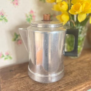 Vintage Aluminum Percolator Coffee Pot: Camping Kitchenalia