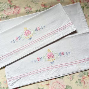 Vintage Bestickte Kissenbezüge Set - Rosa Blumenbettwäsche Dekor