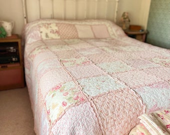 Patchwork quilt, throw, Single quilt ,quilt bedcover, vintage quilt, blanket ,bedding