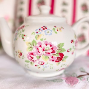 Cath kidston tea pot/floral china tea pot/chintz china/ vintage style teapot/vintage decor/floral china/mothers day gift