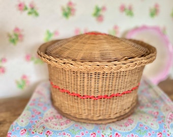 Vintage Sewing basket, red sewing basket, round vintage basket, vintage home decor, basket with lid, vintage storage