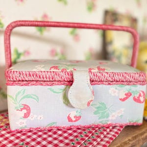 Costurero de estilo vintage/costurero floral/mercería vintage/costurero rosa/decoración vintage