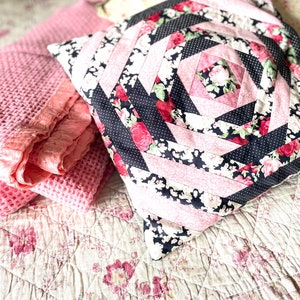 Floral Patchwork Cushion Cover: Vintage Style Pink & Black Cotton Decor