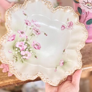 リモージュ　アンティーク　バラの花柄 陶磁器 楕円形プレート リモージュ アンティーク バラの花柄 陶磁器 楕円形プレート - メルカリ