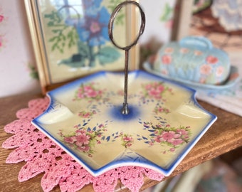 Cake stand /vintage tea plate /cake plate /chintz cake plate/vintage gift /vintage decor /floral plate