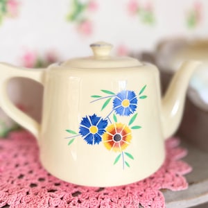 théière vintage/théière en porcelaine à fleurs/pichet avec couvercle/pichet en poterie/décor vintage/chine à fleurs/cadeau pour la fête des mères image 1