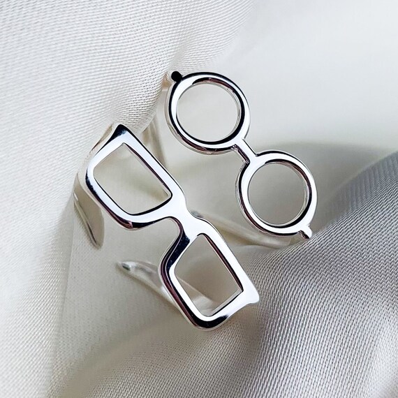 Eyeglasses ring hotsell
