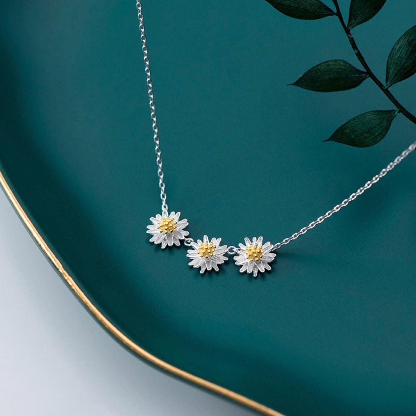 Daisy Flower Locket Necklace