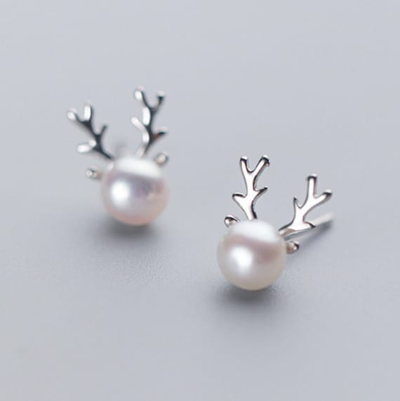 Reindeer pearl best sale earrings