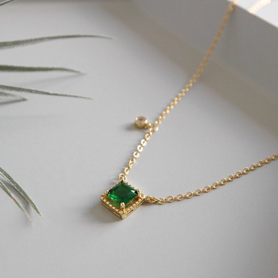 Sterling Silver Green Stone Necklace 