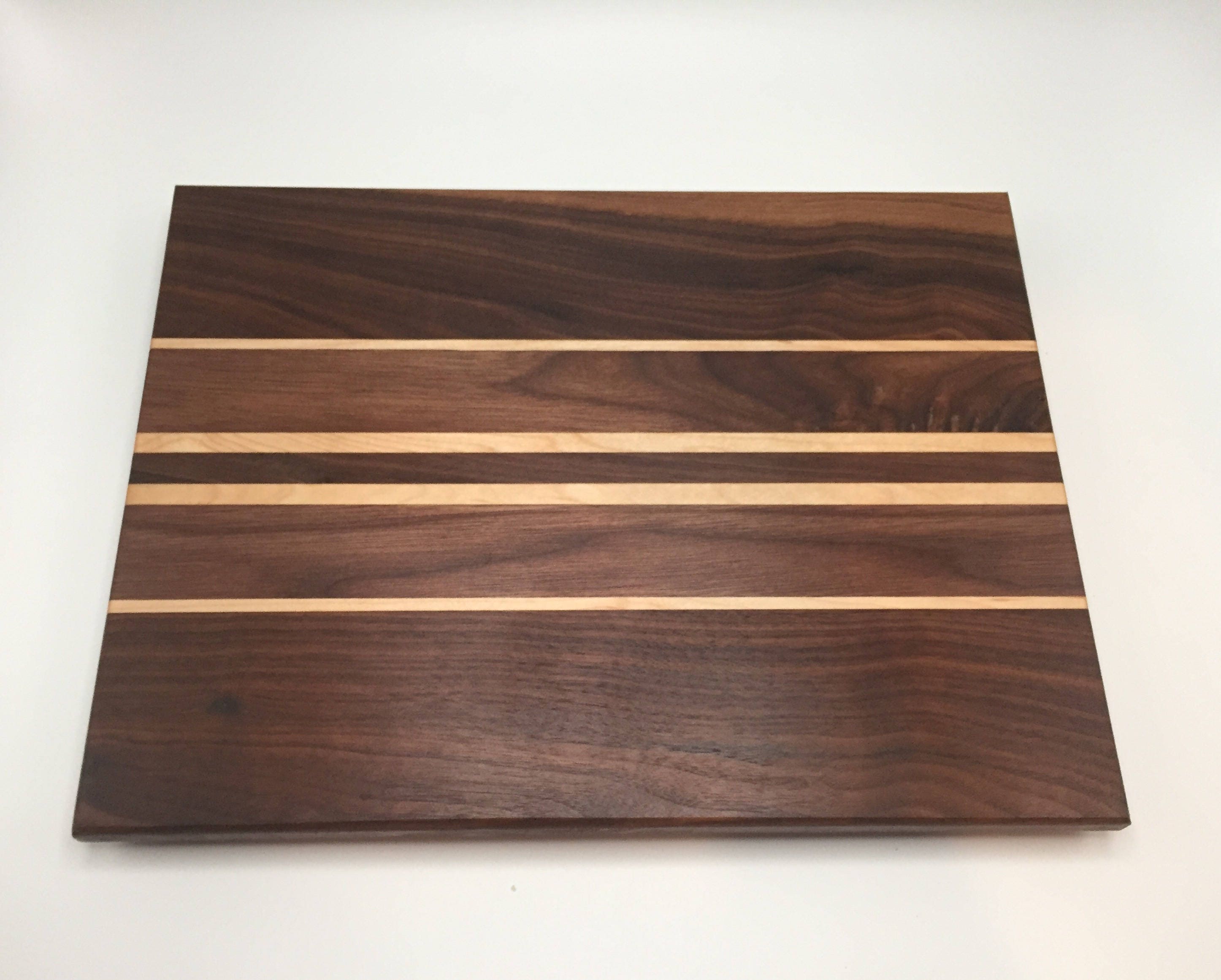 Tabla de corte de nogal y arce hecha a mano tabla de servir Etsy