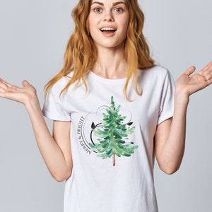 Minimalist Christmas Shirt, Emerald Green, Merry and Bright, Womens Holiday Christmas Shirt, Christmas Shirt for Women, Christmas Women