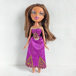 Bratz Fashion Show The Sleepwear Collection Yasmin Doll in Partial Outfit, Bratz Doll, MGA Fashion Doll