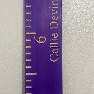 Courbe de croissance, courbe de croissance gravée, tableau de croissance, règle murale personnalisée, courbe de croissance en bois, cadeau pour un nouveau-né, cadeau de baby shower