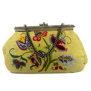 Bolso o cartera vintage de lino verde con bordado de lana / Accesorio de moda retro de verano