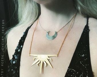 El collar de los cuerpos celestiales