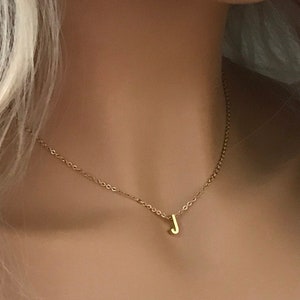 Pendentif initiale délicate avec collier - Cadeau personnalisé pour la fête des mères - Cadeau de demoiselle d'honneur personnalisé - Pendentif initiale lettre - Cadeau d'anniversaire