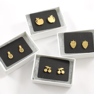 Petites boucles d'oreilles fruitées argent/or - Clous d'oreilles hypoallergéniques en acier inoxydable - Boucles d'oreilles mignonnes cerise, fraise, ananas, pomme Bijoux délicats