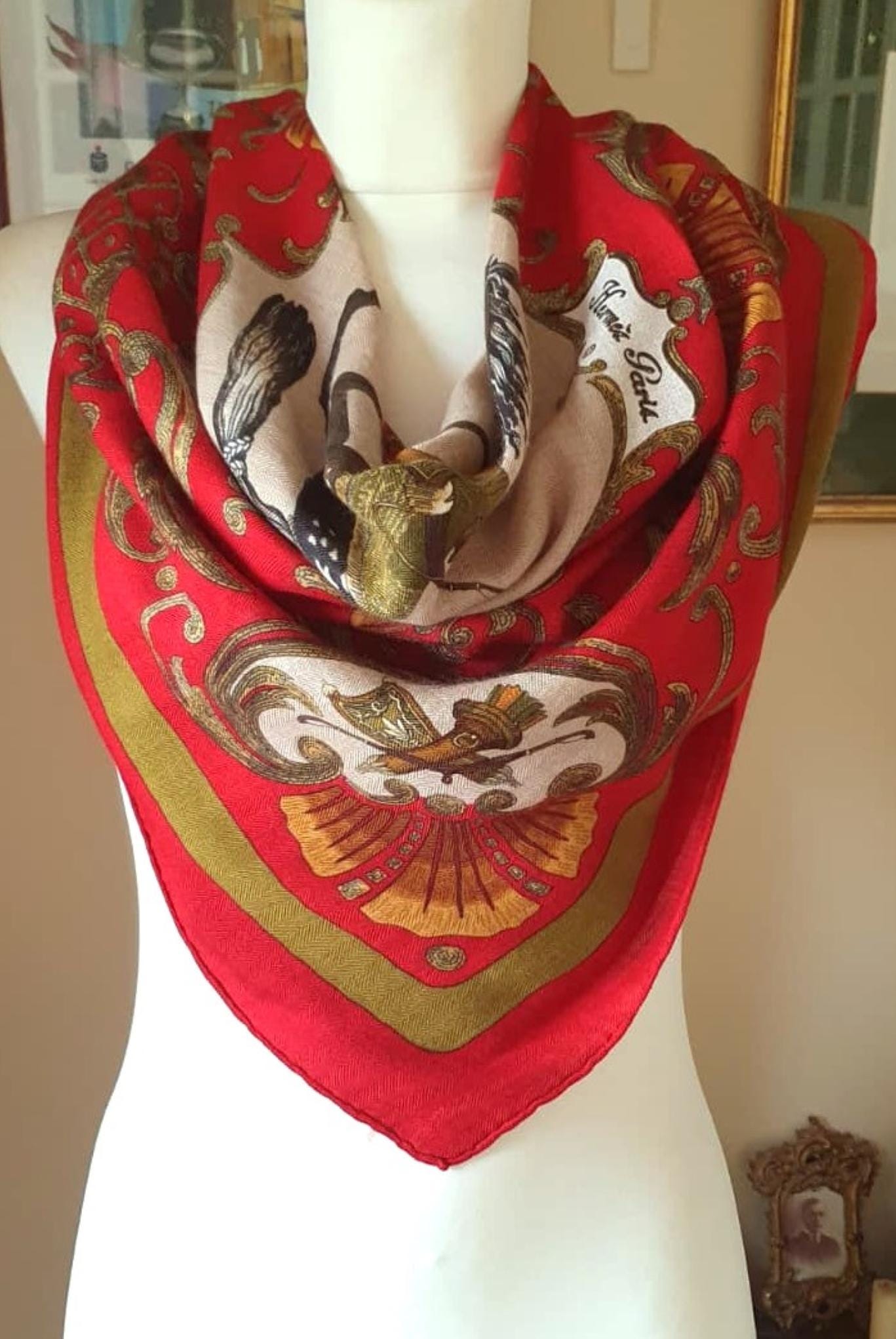 CASHMERE & SILK Authentic HERMES Le Cheval Turc 90 Scarf Carre