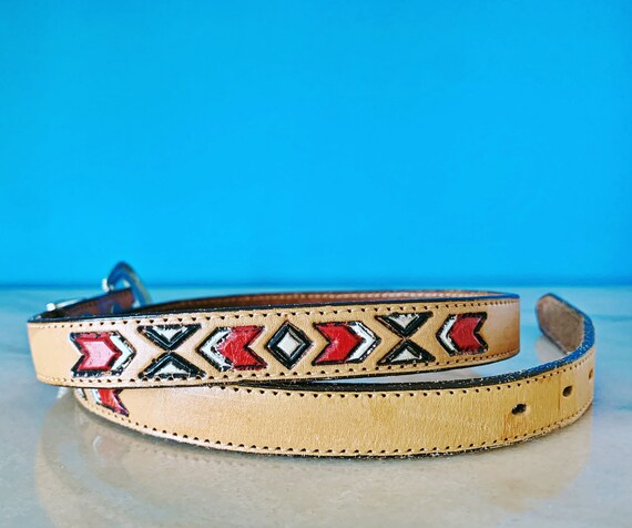 Vintage Southwest Leather Belt: Geometric Silver Buckle  display picture 2