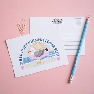 Les goélands veulent juste avoir du soleil - Impression carte postale A6 | Illustration de bord de mer | cadeau de Cornouailles | Mini impression d'art | Illustration de Nyassa Hinde