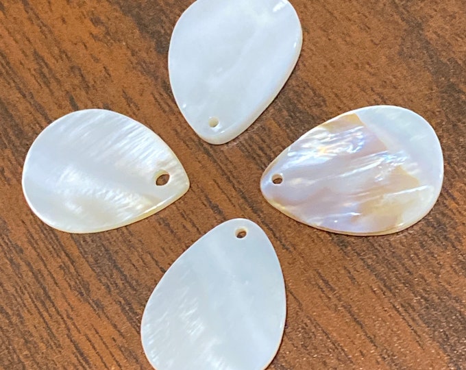 19x25mm flat pearl shell pendant. DIY Jewelry Making Collections.