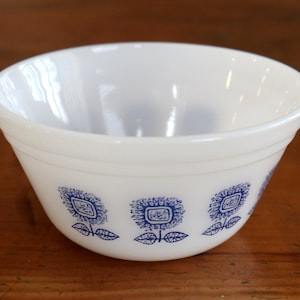 Vintage Federal Glass Blue Sunflowers Milk Glass Nesting/Mixing Bowl 5&quot;