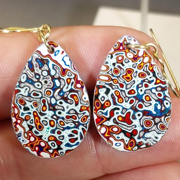 Pendientes Fordite con alambres chapados en oro amarillo, pendientes colgantes premium de ágata con motor.