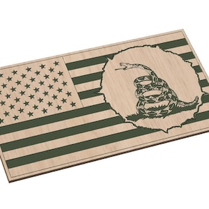 Drapeau américain en lambeaux 2 avec serpent de Gadsden, ne marchez pas sur moi - SVG - téléchargement numérique