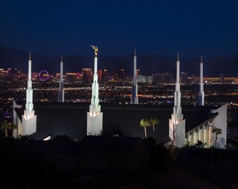 Las Vegas Temple with Las Vegas boulevard in the background