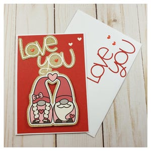 Tarjeta de Felicitación Hecha a Mano. Love You. Tarjeta Romántica. Personalizable. Corazones. Tarjeta de San Valentín Artesanal. Gnomos amor