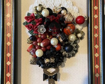 Vintage jewelry framed bouquet 3x5 red black flowers