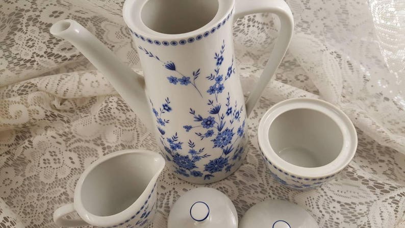 creamer and sugar bowl. Seltman Weiden Doris Bayerisch Blau Coffee pot
