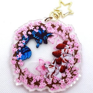 Cherry Blossom Foxes 3-calowy akrylowy Shaker Charm- Sakura Kitsune