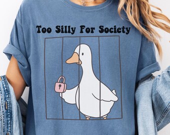 Funny Goose Graphic Tee: Comfort Colors Unisex T-Shirt