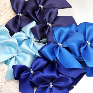 blaue Satinband-Schleifen mit Perlen, hochwertige handgemachte Schleifen aus hell-babyblauem Satinband, königsblaue Schleifen, hell dunkelblaue Schleifen, marineblaue Schleifen