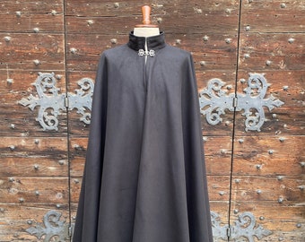 Venetian cloak (Tabarro) in typical Venetian full-length wool