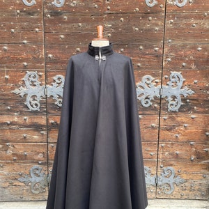 Venetian cloak (Tabarro) in typical Venetian full-length wool
