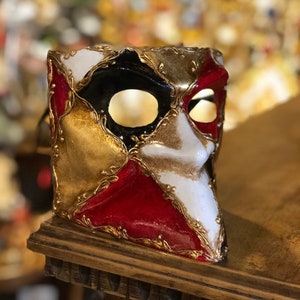 Maschera Veneziana, Maschera Bauta, Casanova , Realizzata interamente a mano in cartapesta