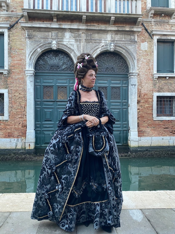 Historical Dress From the 1700s, Period Costume for Women, 18th Century  Reproduction - Etsy