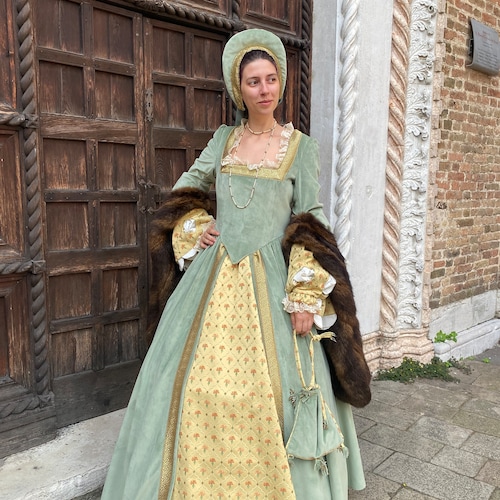 renaissance dress for women Medieval Maxi gothic silhouette of Burgundian gown Renaissance Clothing and Sumptaury Laws