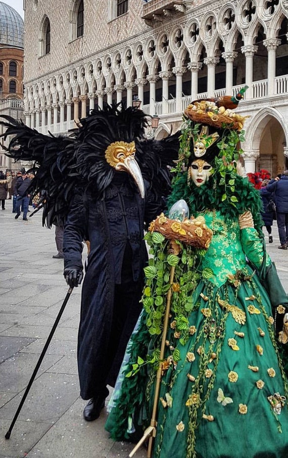 服/ファッション ALCHEMY GOTHIC: VENETIAN MASK OF DEATH Venetian Mask, Doctor of the Plague Feathers, Handmade in Papier