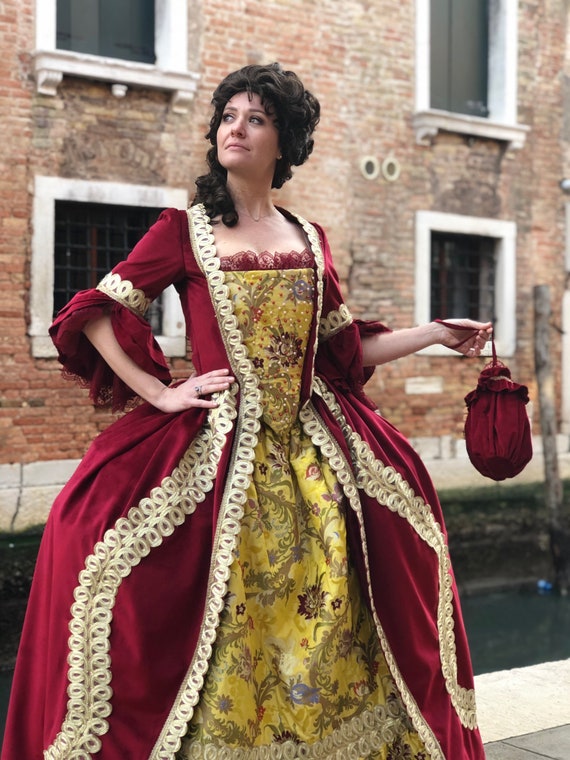 dresses of the 1700s